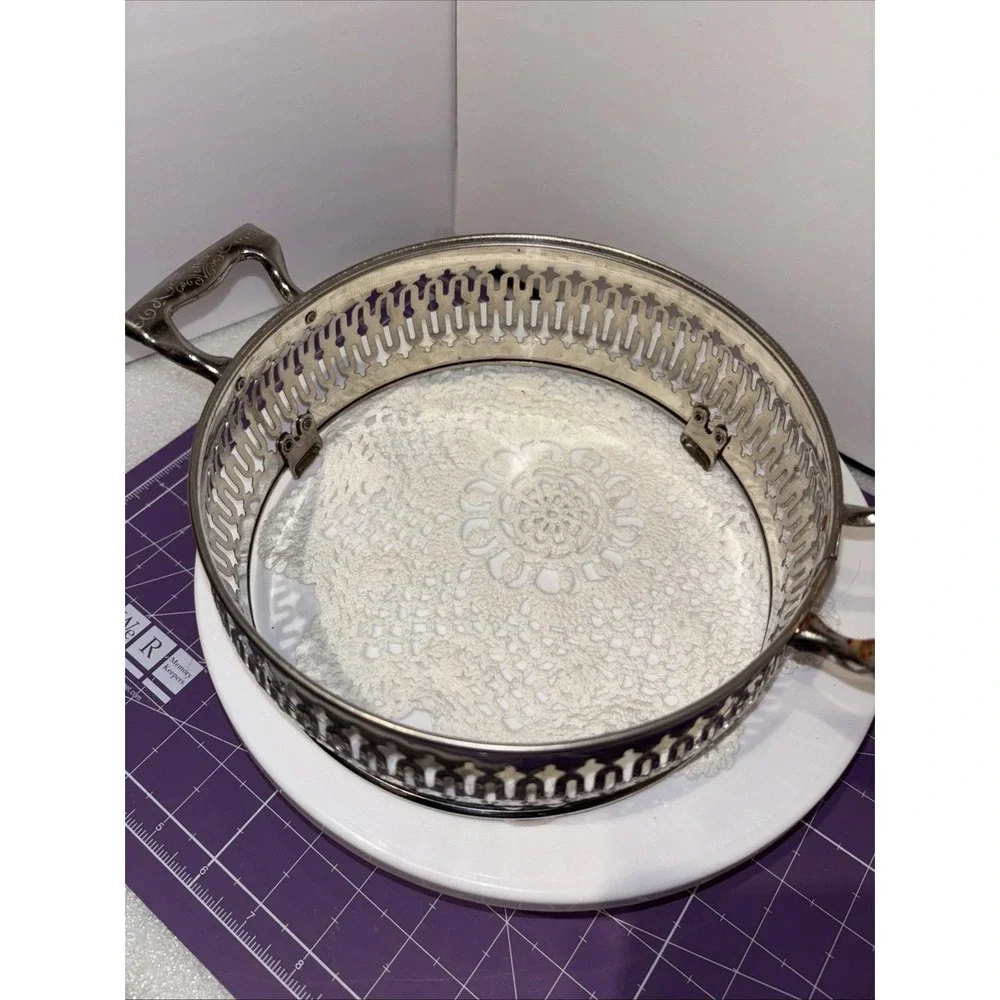 RARE 1920's PYREX Clear Glass Casserole‎ w/Lid & Etched Silver Holder